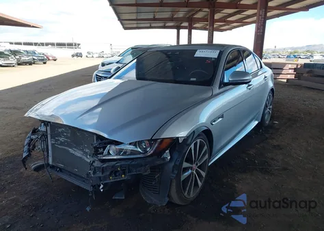 2017 Jaguar Xe 35T R-Sport z USA, uszkodzony, nr VIN SAJAF4BV5HA962675